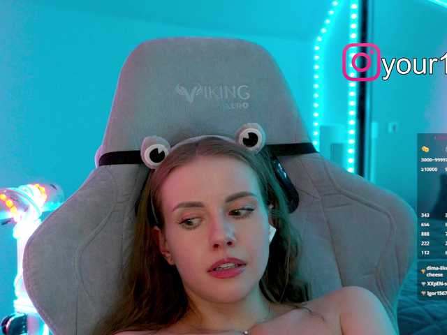 Vai a chattare su VikkiExtraCheese VikkiExtraCheese