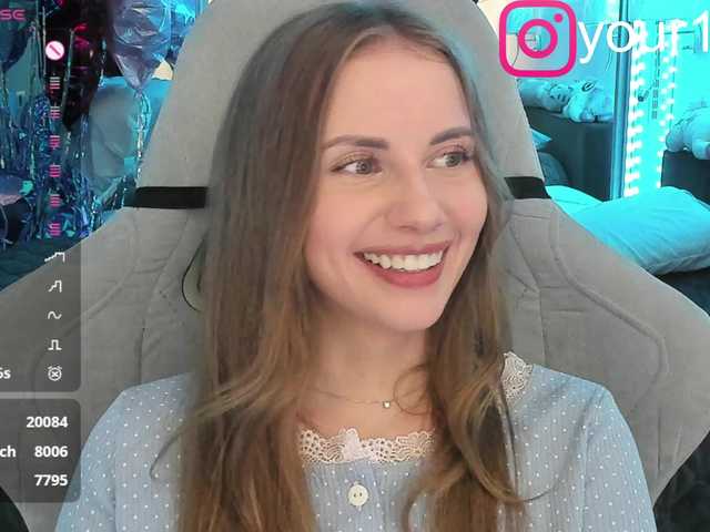 VikkiExtraCheese webcam