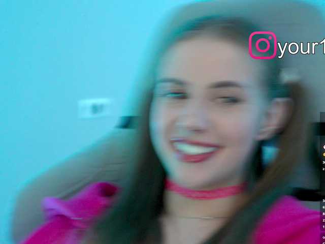 Entrez le videochat erotique avec le
modèle VikkiExtraCheese VikkiExtraCheese