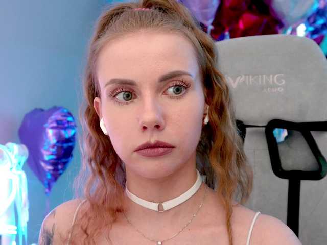 VikkiExtraCheese webcam