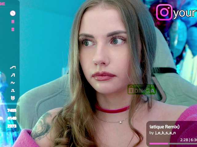 VikkiExtraCheese webcam