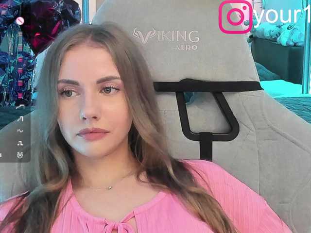 VikkiExtraCheese webcam