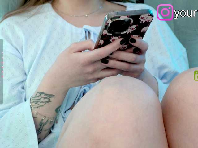 VikkiExtraCheese webcam