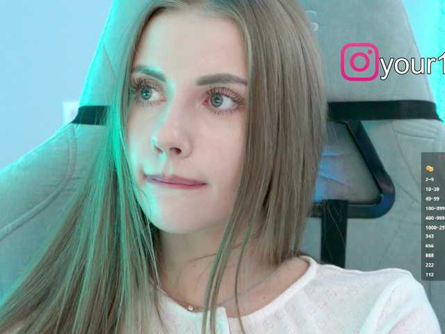 Entrez le videochat erotique avec le
modèle VikkiExtraCheese VikkiExtraCheese