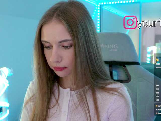 Vai a chattare su VikkiExtraCheese VikkiExtraCheese