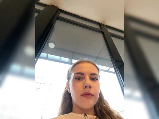 Entra en el chat con el modelo VikkiExtraCheese VikkiExtraCheese