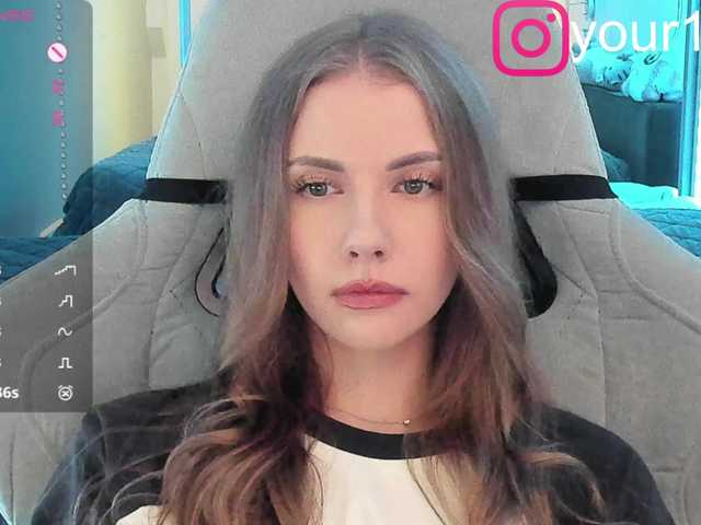 VikkiExtraCheese webcam