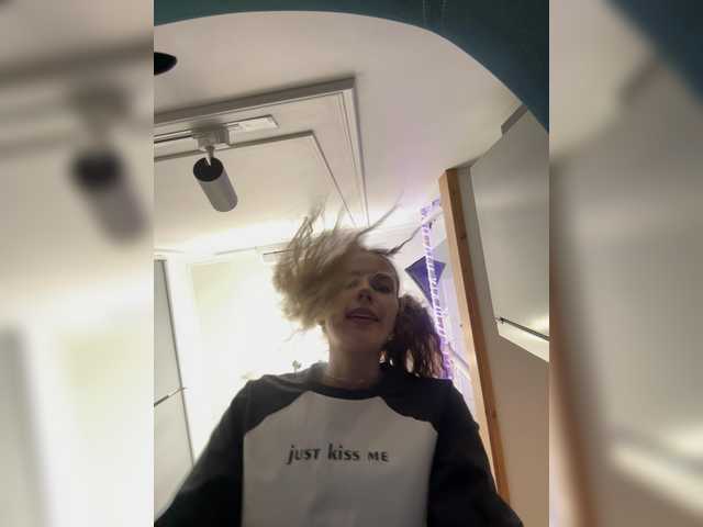 go to chat with VikkiExtraCheese