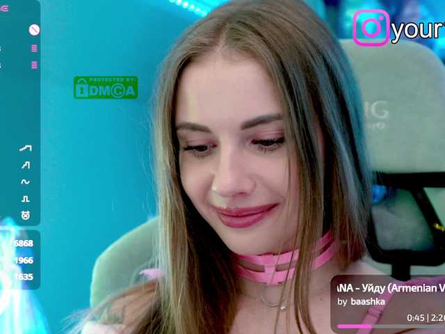 VikkiExtraCheese webcam