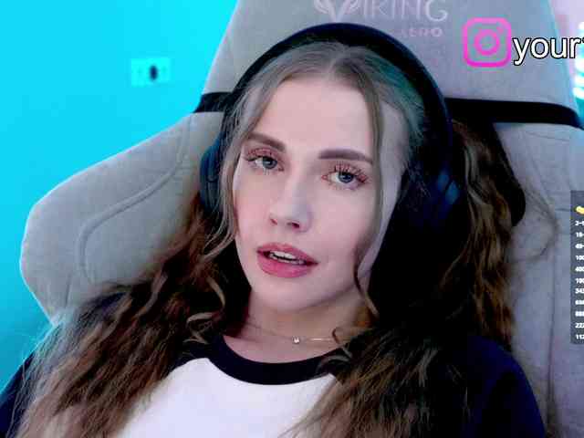 VikkiExtraCheese webcam