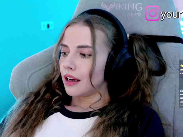 VikkiExtraCheese webcam