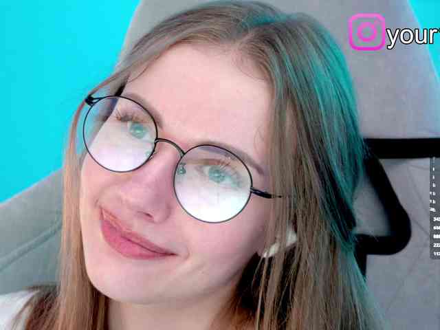 VikkiExtraCheese webcam