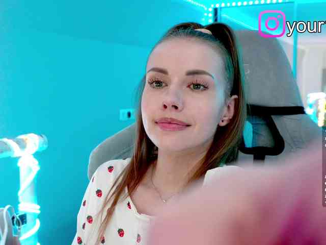 VikkiExtraCheese webcam