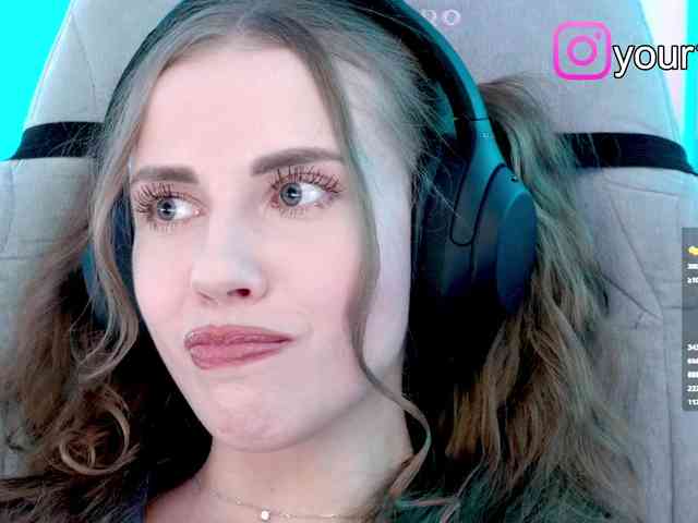 VikkiExtraCheese webcam