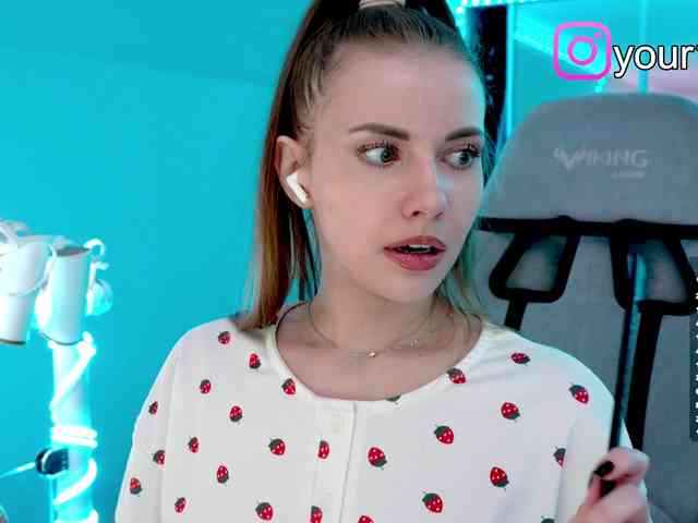 VikkiExtraCheese webcam