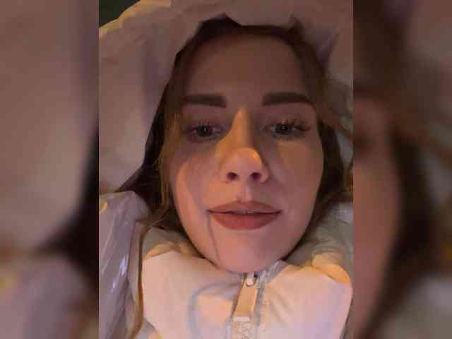 VikkiExtraCheese webcam