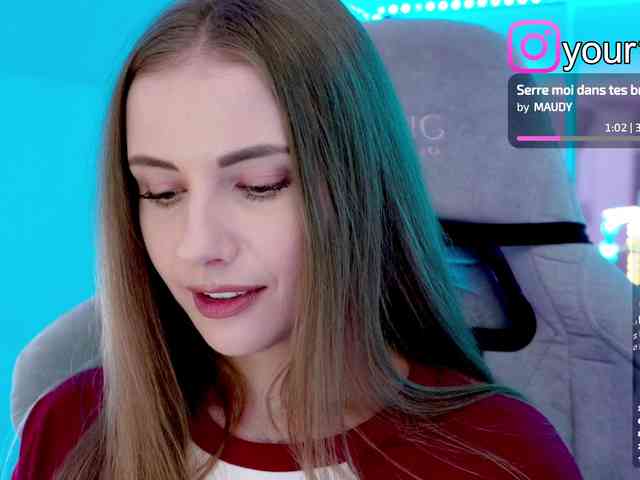 VikkiExtraCheese webcam