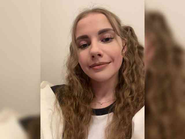 VikkiExtraCheese webcam