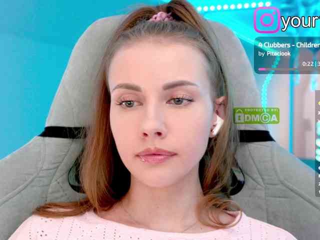 VikkiExtraCheese