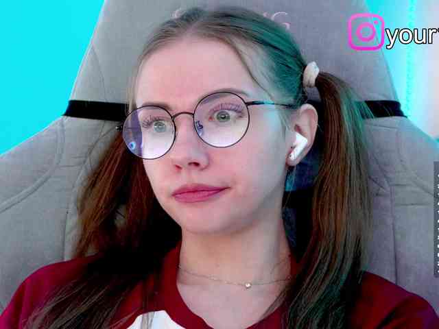 VikkiExtraCheese webcam