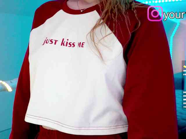 VikkiExtraCheese webcam