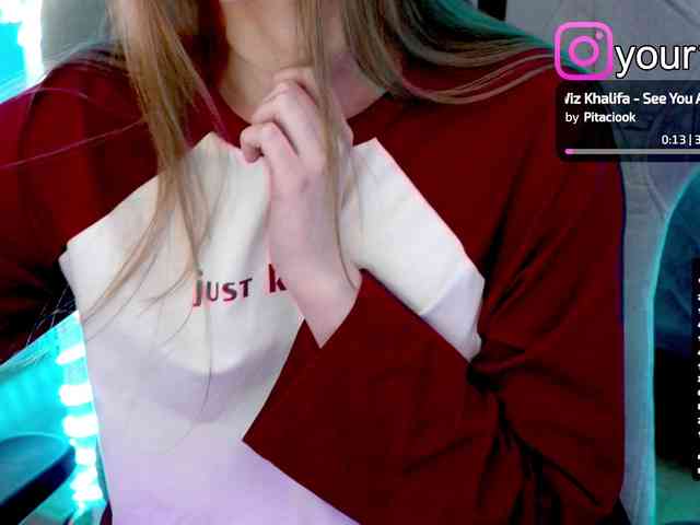 VikkiExtraCheese webcam