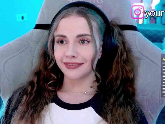 VikkiExtraCheese webcam