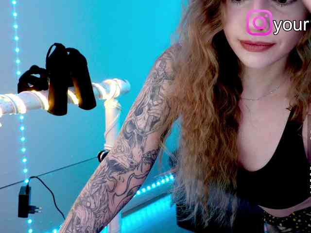 VikkiExtraCheese webcam