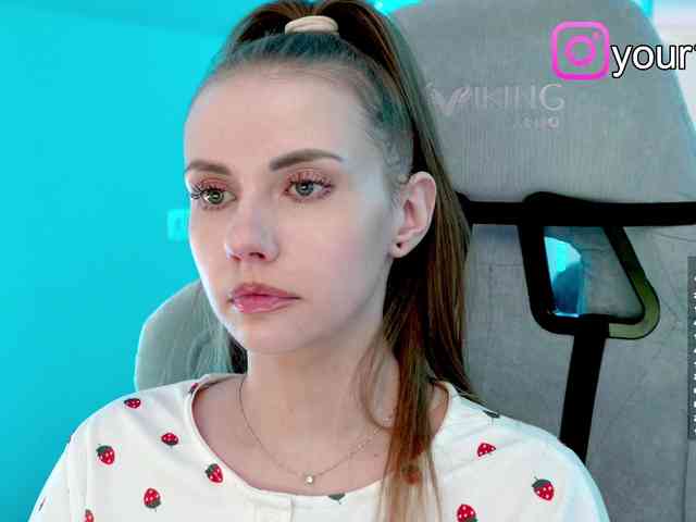 VikkiExtraCheese webcam