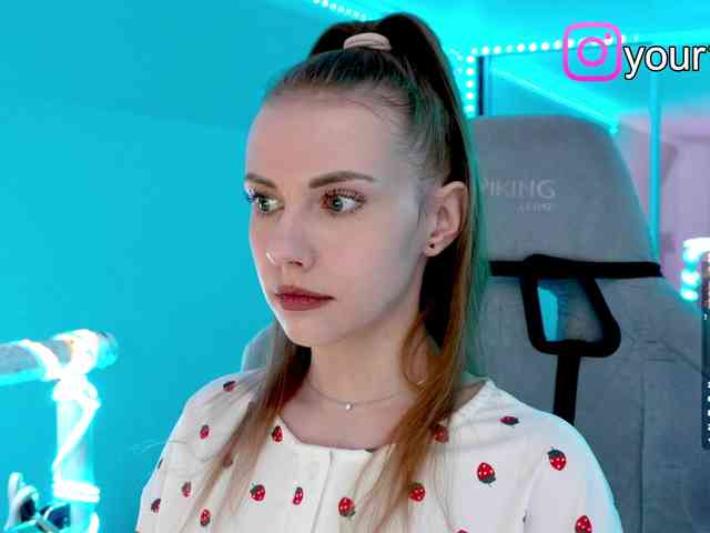 VikkiExtraCheese webcam
