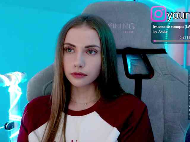 VikkiExtraCheese webcam