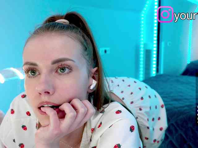 VikkiExtraCheese webcam
