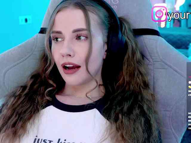 VikkiExtraCheese webcam