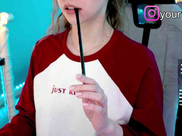 VikkiExtraCheese webcam