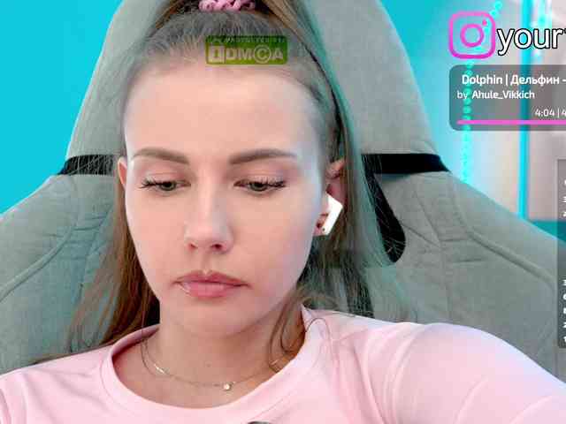 VikkiExtraCheese