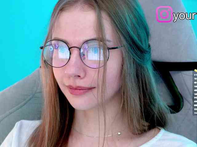 VikkiExtraCheese webcam