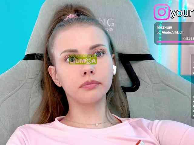 VikkiExtraCheese