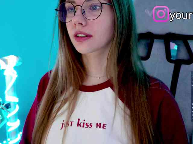VikkiExtraCheese webcam
