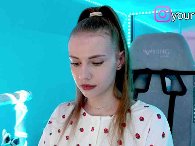 VikkiExtraCheese webcam