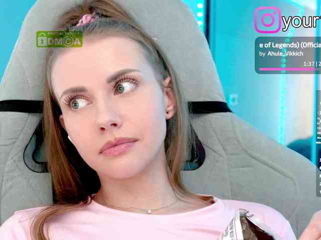 VikkiExtraCheese