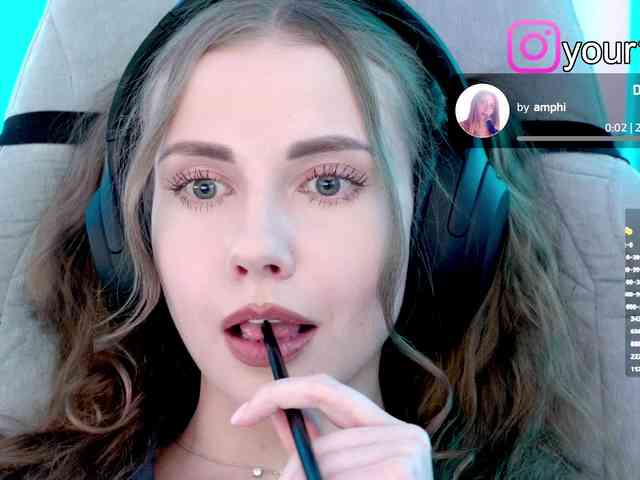 VikkiExtraCheese webcam