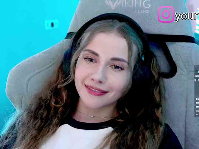 VikkiExtraCheese webcam