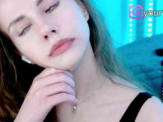 VikkiExtraCheese webcam