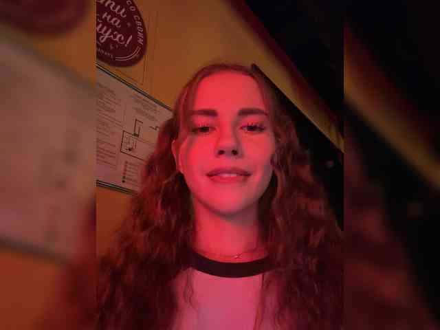 VikkiExtraCheese webcam