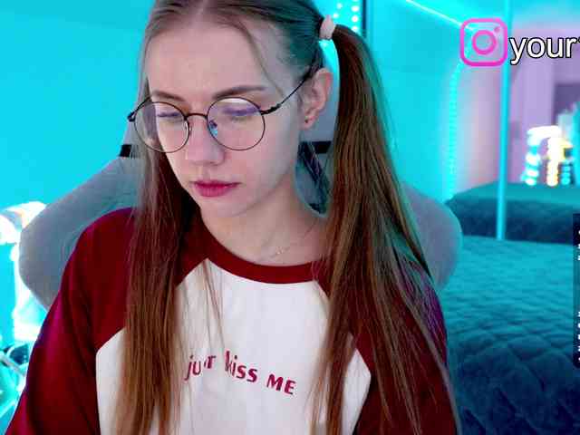 VikkiExtraCheese webcam