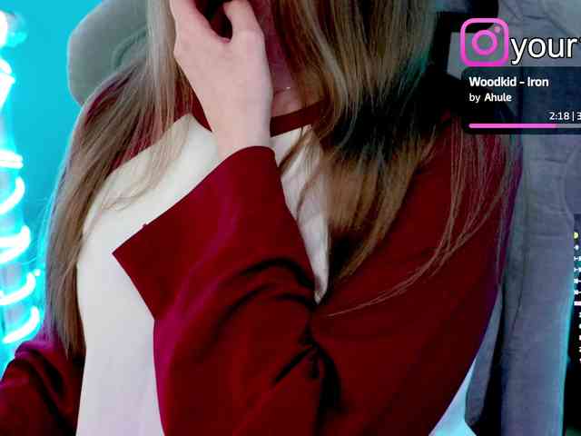 VikkiExtraCheese webcam