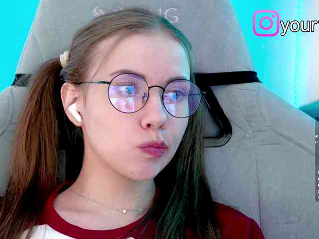 VikkiExtraCheese webcam