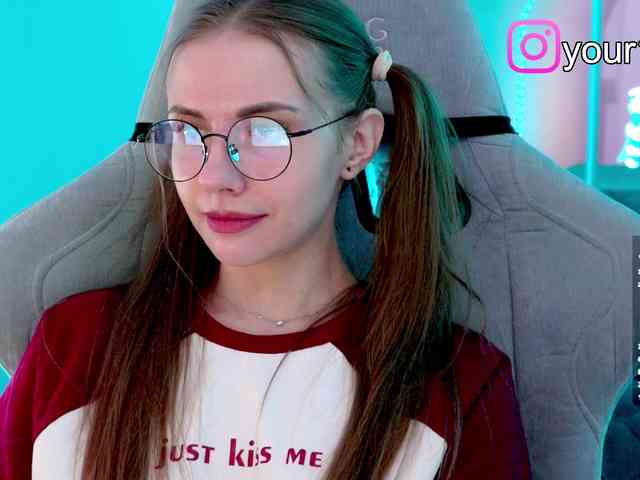 VikkiExtraCheese webcam