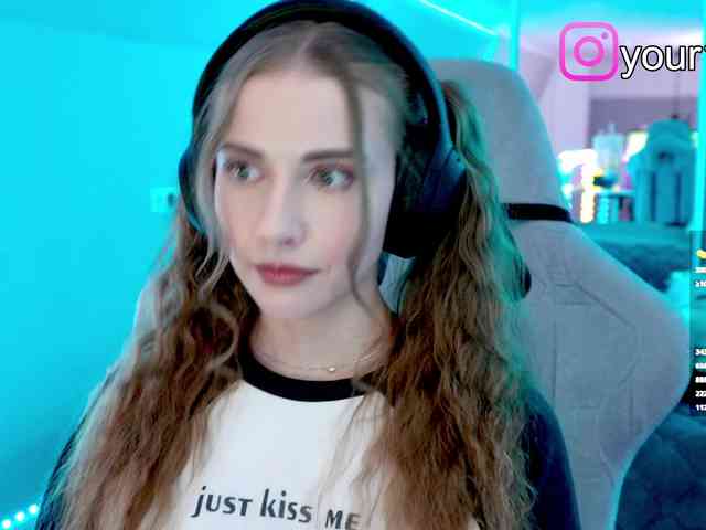 VikkiExtraCheese webcam