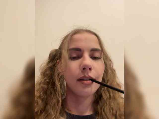 VikkiExtraCheese webcam